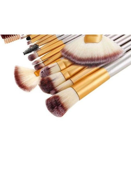 Pensule de machiaj, multifunctional, husa alba, set 18 piese, Isotrade