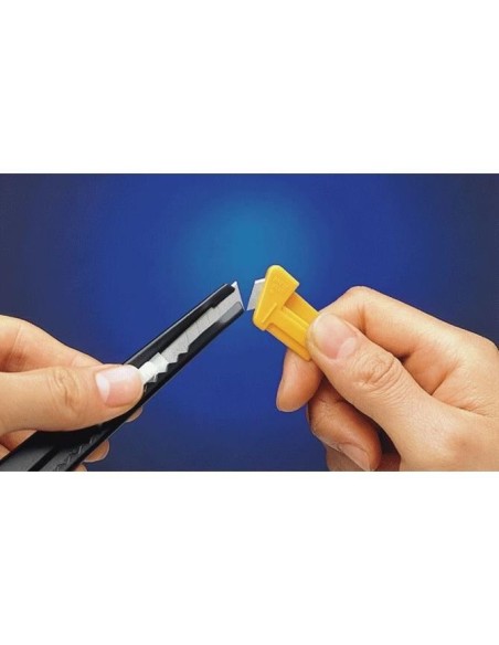 Cutter, 9 mm, cu agatator, OLFA