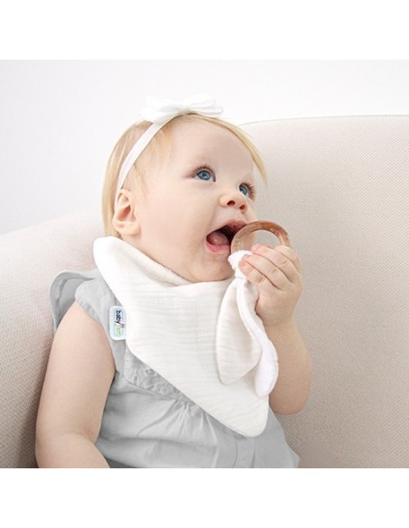 Set baveta cu doua fete din muselina cu jucarie dentitie BabyJem (Culoare: Ecru)