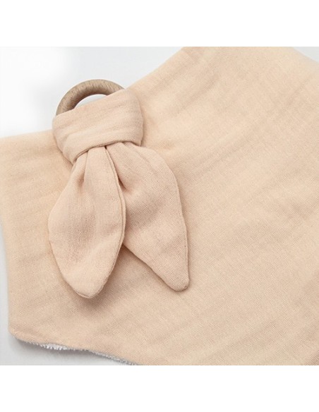 Set baveta cu doua fete din muselina cu jucarie dentitie BabyJem (Culoare: Ecru)