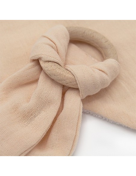 Set baveta cu doua fete din muselina cu jucarie dentitie BabyJem (Culoare: Ecru)