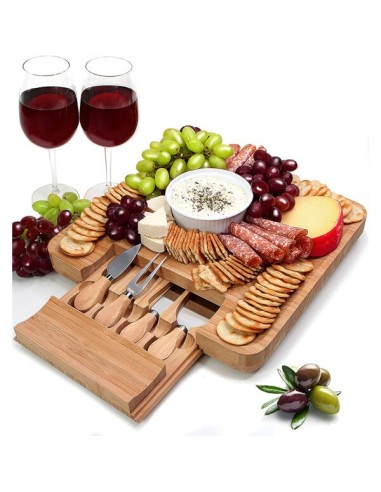 Set platou din bambus si 4 cutite speciale...